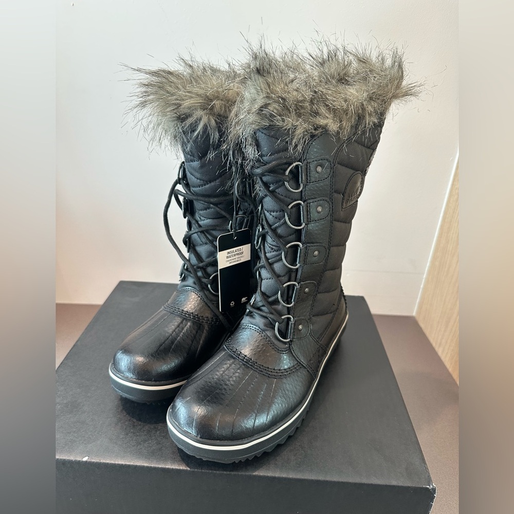 Sorel Tofino II WP. New with tags. Black, size 6.5